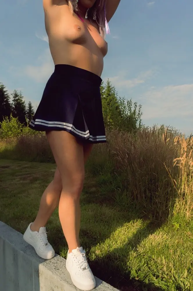 Горячие порно фото шлюшки блондинки, сексуально одетой и готовой трахаться – фото 103