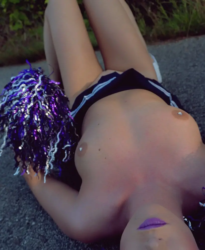 Горячие порно фото шлюшки блондинки, сексуально одетой и готовой трахаться – фото 110