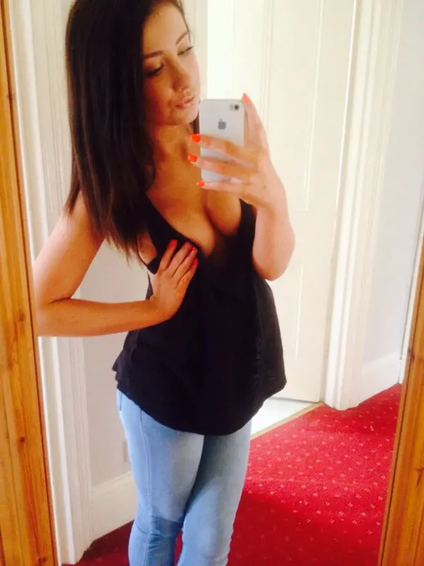 Cutie stuck her pussy on a guy's big dick – photo 1