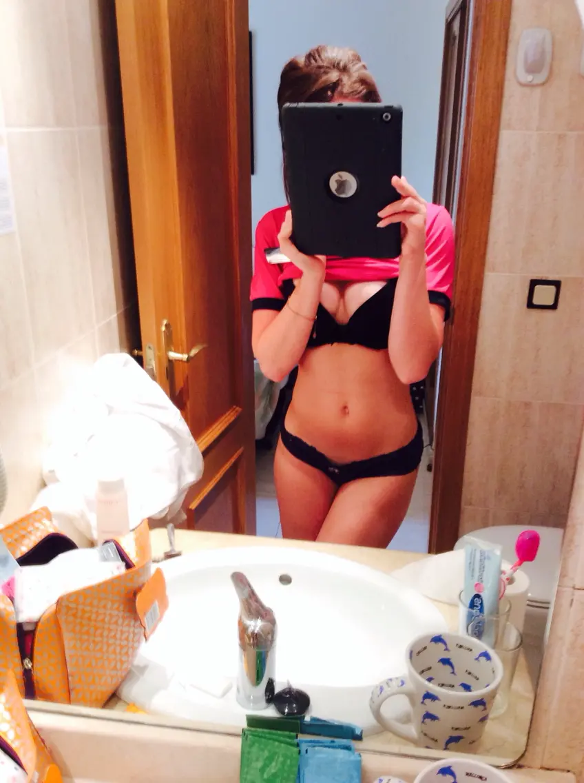 Cutie stuck her pussy on a guy's big dick – photo 50