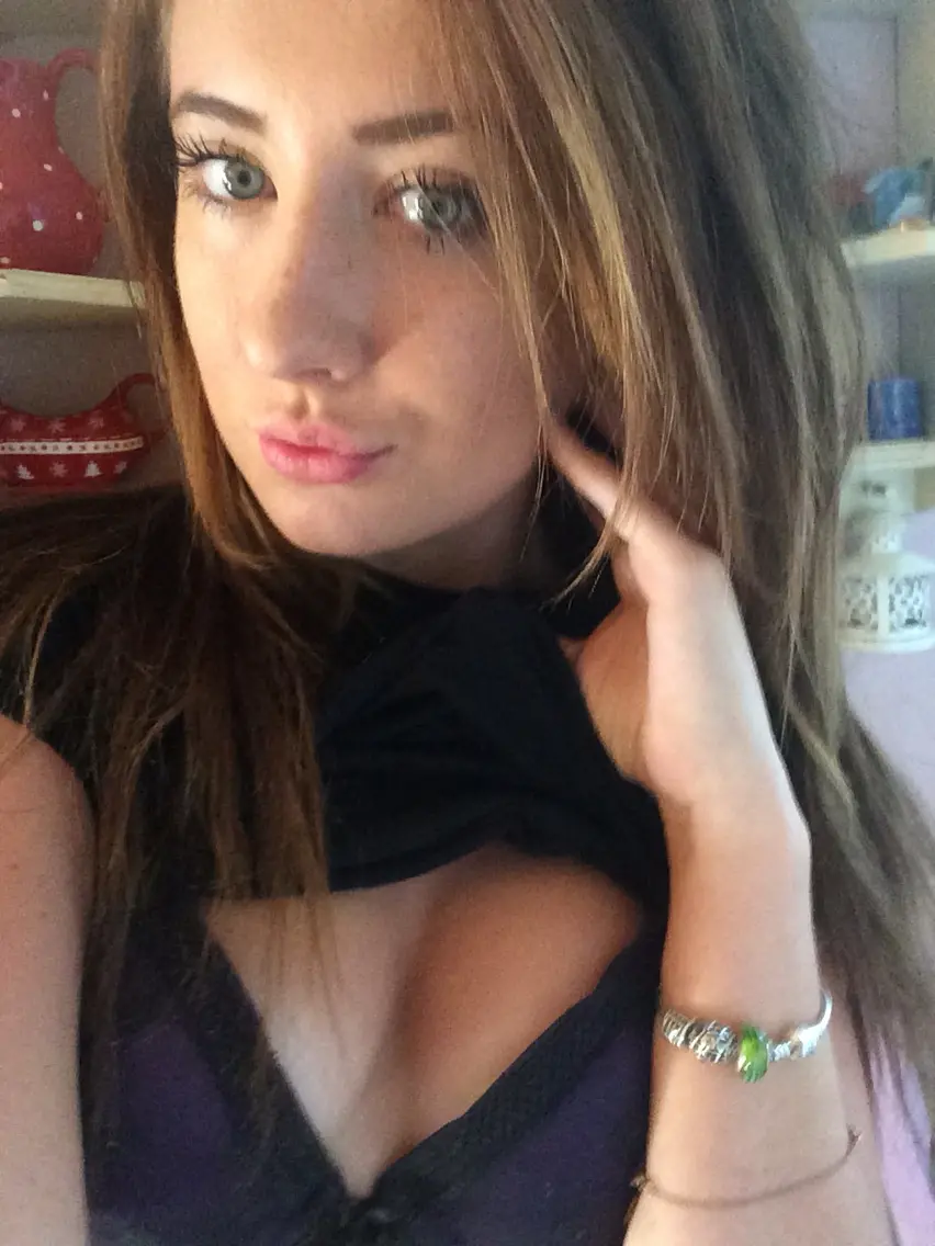 Cutie stuck her pussy on a guy's big dick – photo 54