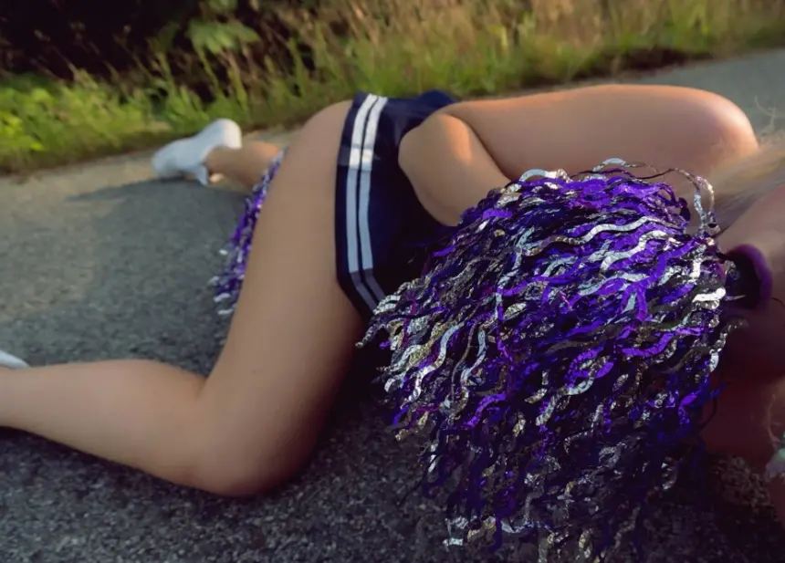 Горячие порно фото шлюшки блондинки, сексуально одетой и готовой трахаться – фото 52