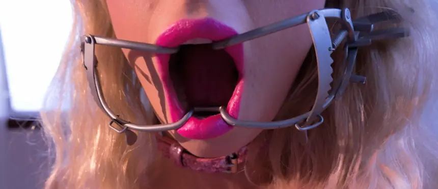 Горячие порно фото шлюшки блондинки, сексуально одетой и готовой трахаться – фото 97