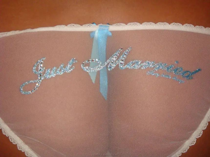 Beautiful young wife participates in an orgy with her friends – photo 3