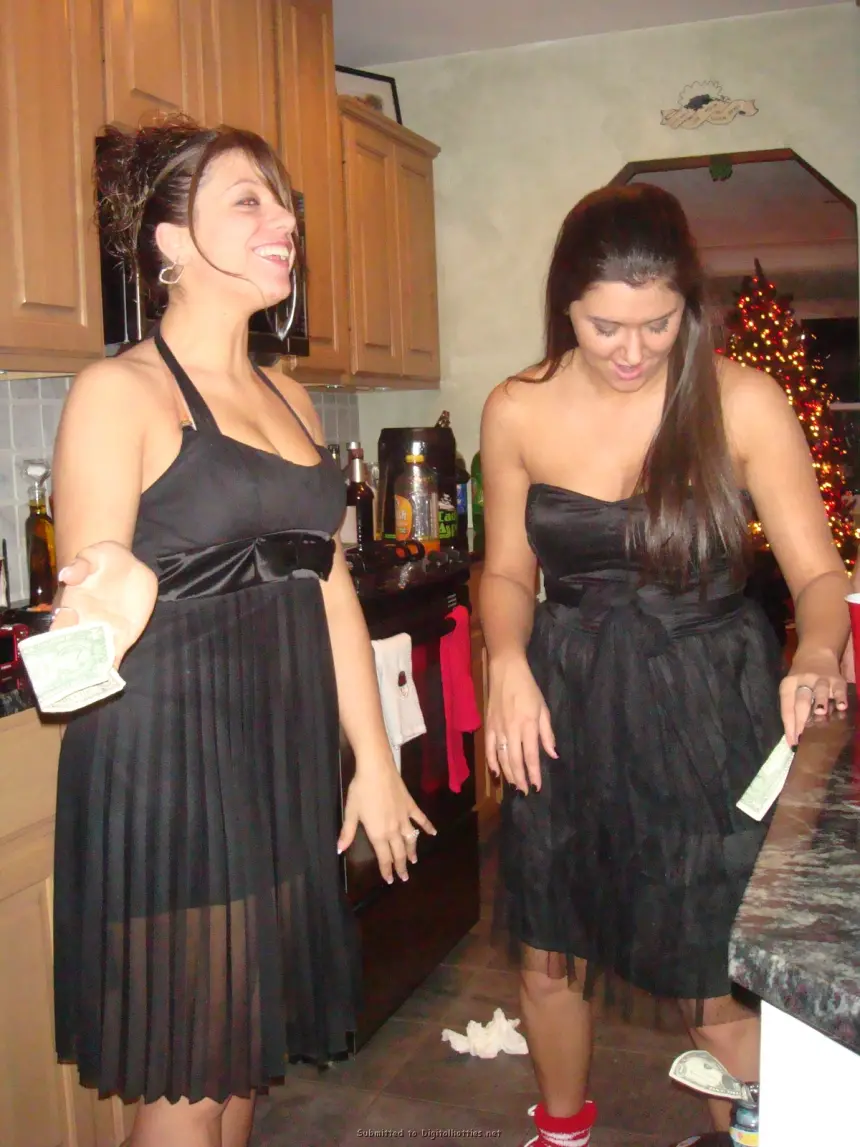 Beautiful young wife participates in an orgy with her friends – photo 49