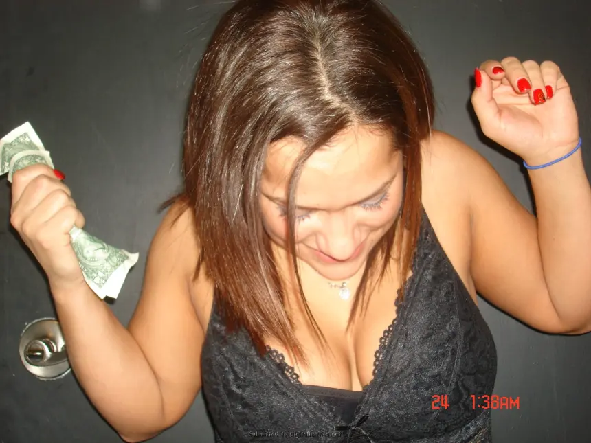 Beautiful young wife participates in an orgy with her friends – photo 92