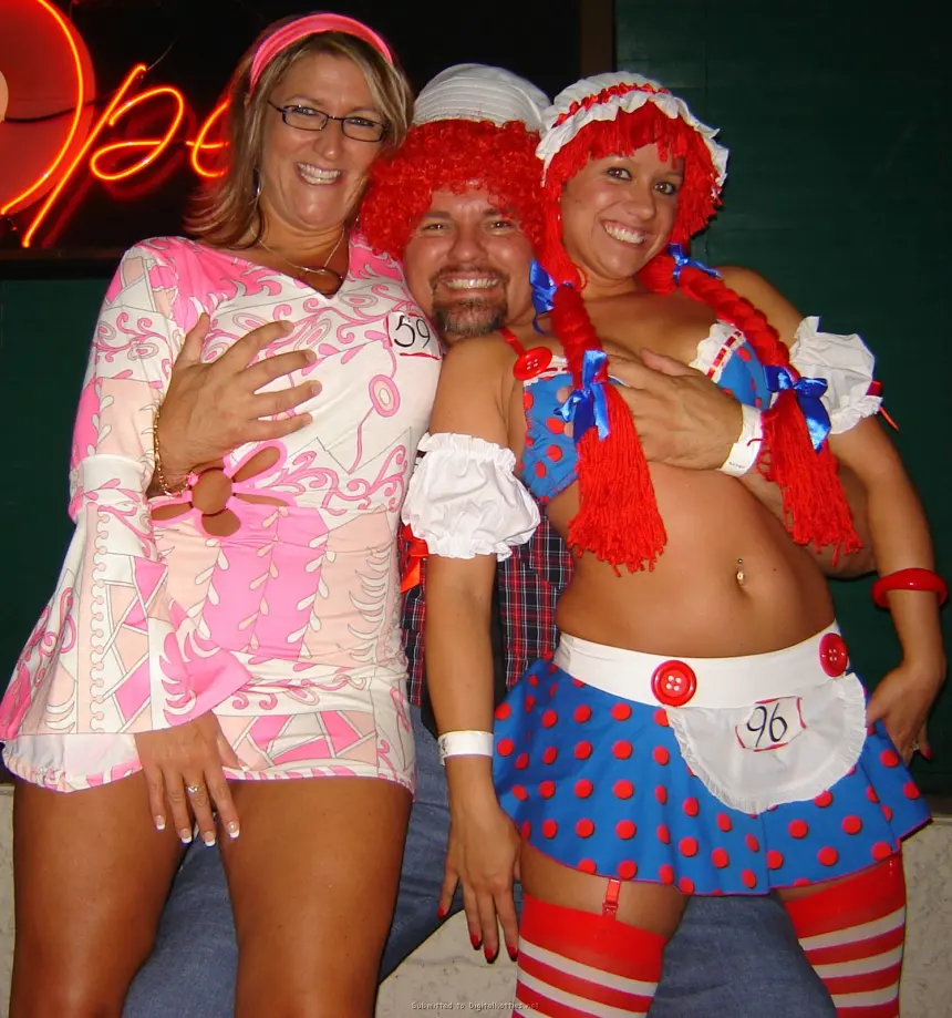 Beautiful young wife participates in an orgy with her friends – photo 150