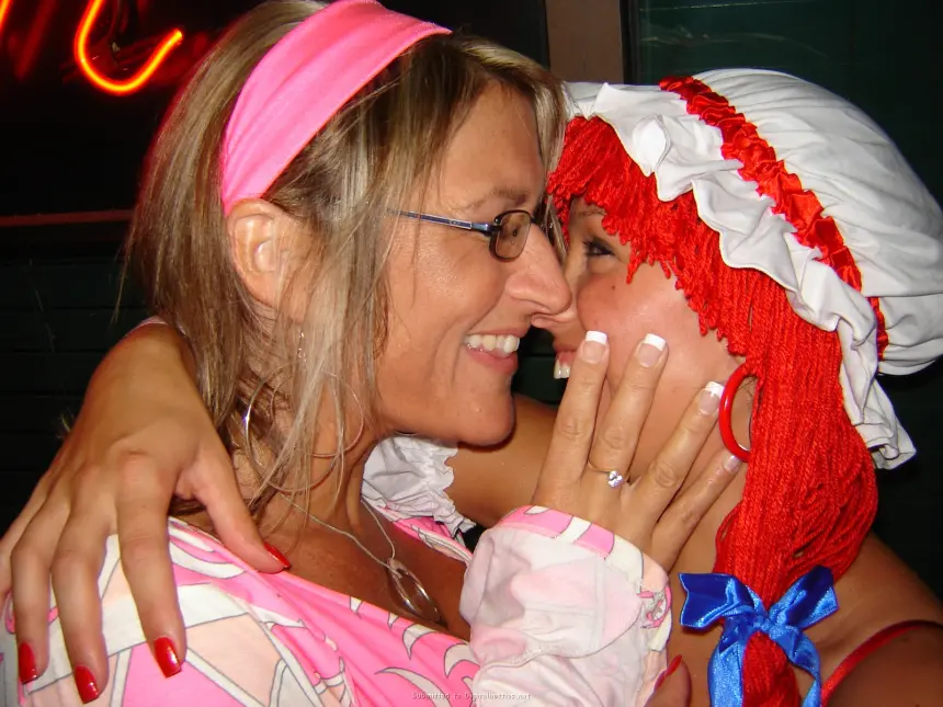 Beautiful young wife participates in an orgy with her friends – photo 154