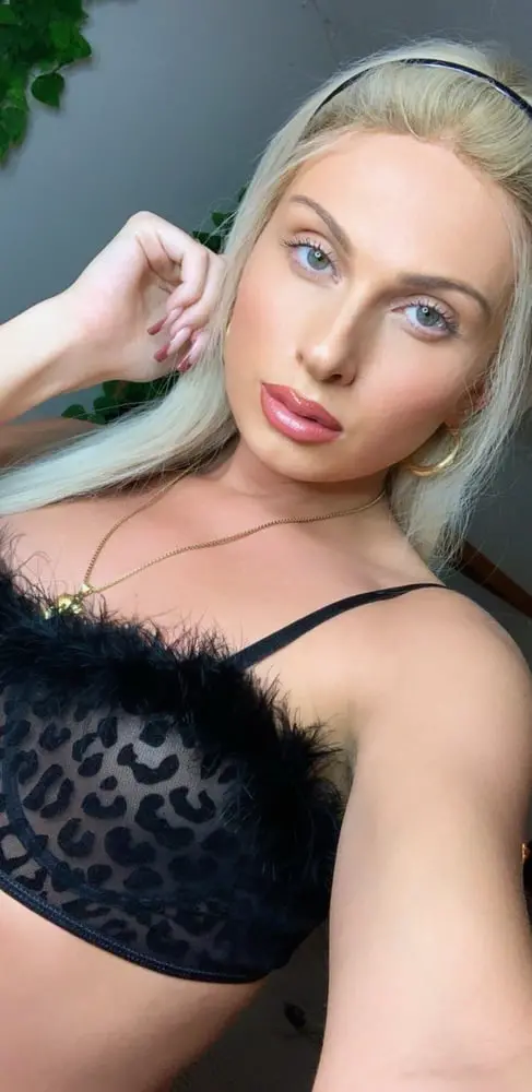 Девушка с членом – фото 10