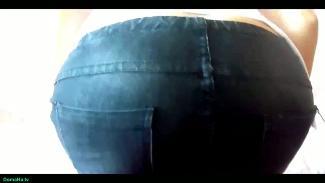 Фото Девчонка перед вебкой соблазняет тебя