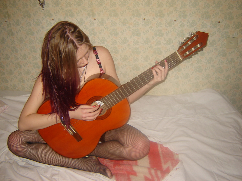 Голая красотка разжигает желание: эротические фото с провокационной попкой бесплатно онлайн – фото 4