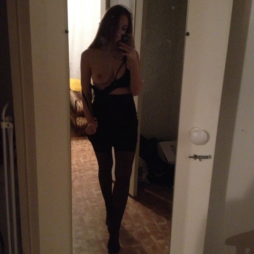 Голая красотка будит страсть: эротические фото с манящей попкой и сиськами бесплатно онлайн – фото 4