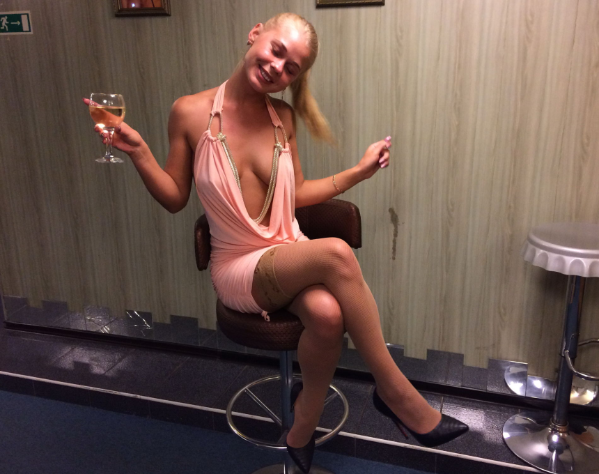 Интим фото знойной девушки: сексуальная киска и красивая попка в откровенных ракурсах – фото 33