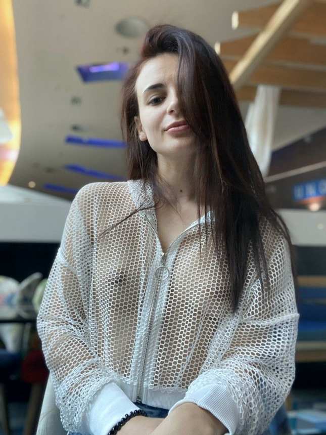 Секси красотка без белья: отборные эротические фото с манящими сиськами бесплатно – фото 2