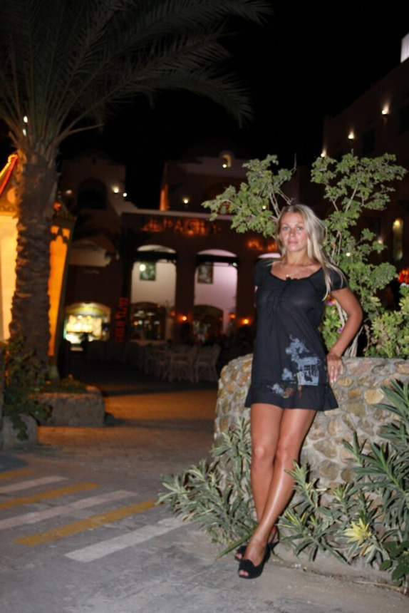 Amateur photos of naked wife from vacation