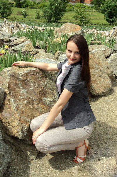 Голая мамка в интимных снимках: любительское эро с знойной грудью и формами – фото 2