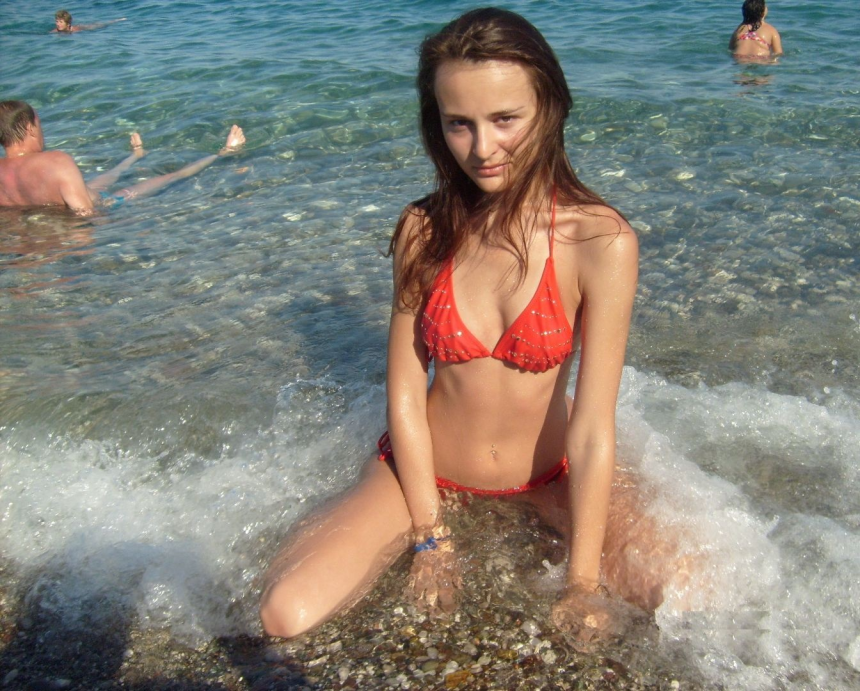 Фото Голая мамка в интимных снимках: любительское эро с знойной грудью и формами