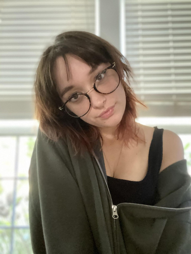 Erotica 18+: woman in private shots with tantalizing breasts – photo 22