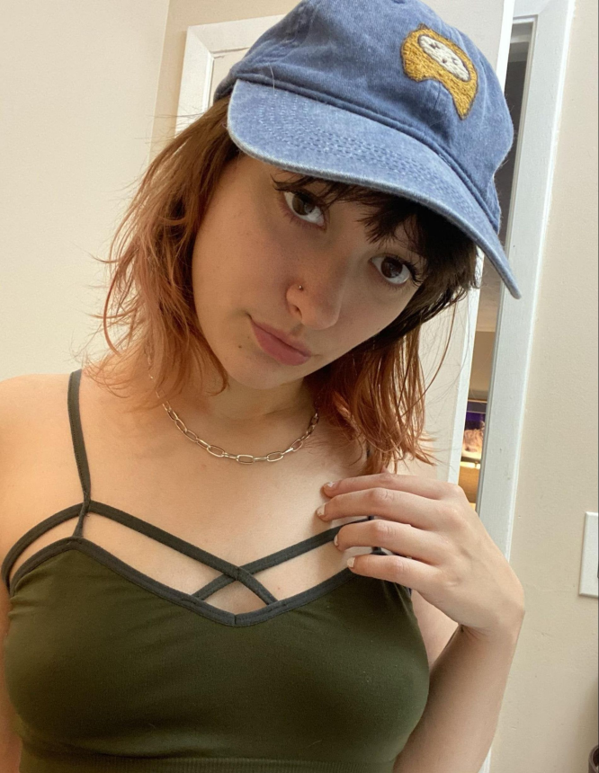 Erotica 18+: woman in private shots with tantalizing breasts – photo 33