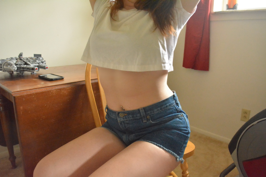 Секси красотка без белья: эротические снимки рыжей с дерзкой киской бесплатно – фото 3