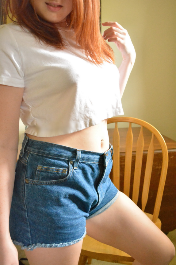 Секси красотка без белья: эротические снимки рыжей с дерзкой киской бесплатно – фото 4