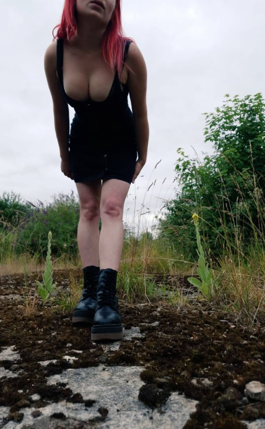 Женщина без тормозов в частных снимках с сочной попкой – фото 27