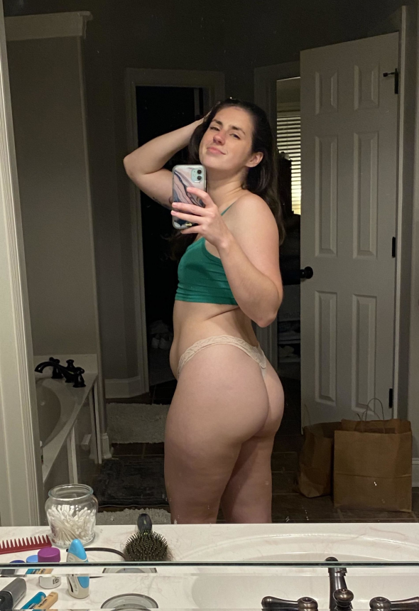 Фотографии девушки которая показывает свою маленькую грудь – фото 27