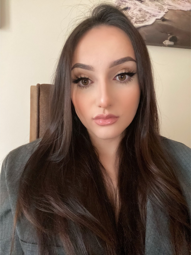 Интим фото безбашенной девки: горячка и голая киска 18+ – фото 18