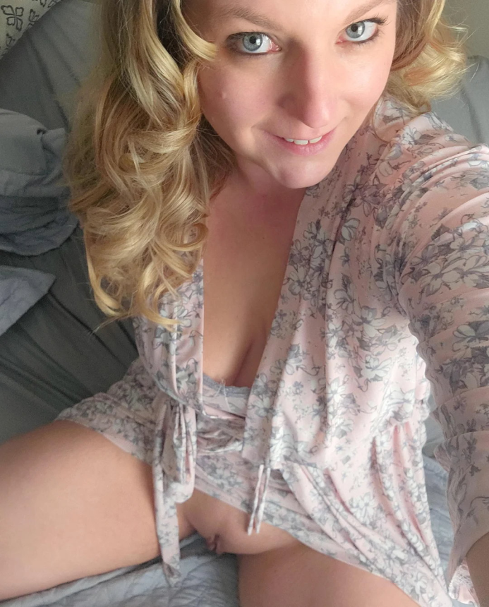 Любительская эротика женщины: раскованная попка в кадрах – фото 8