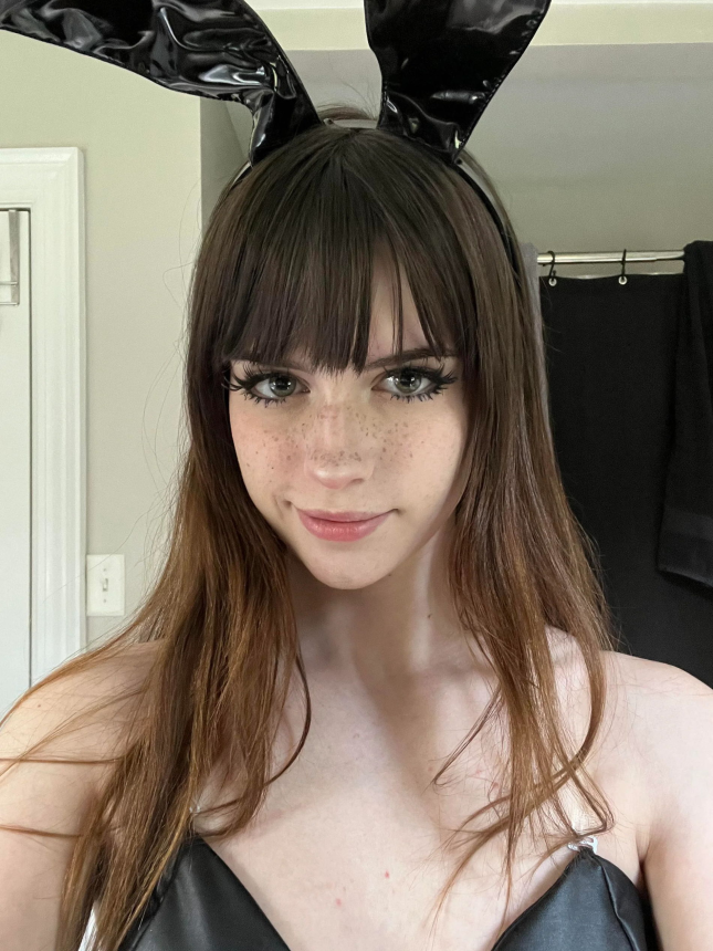 Фото порно худой девушки с возбуждёнными сосками – фото 5