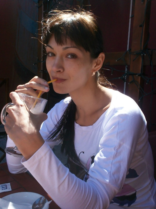 Фото Интимные селфи раздетой красотки с мокрой киской