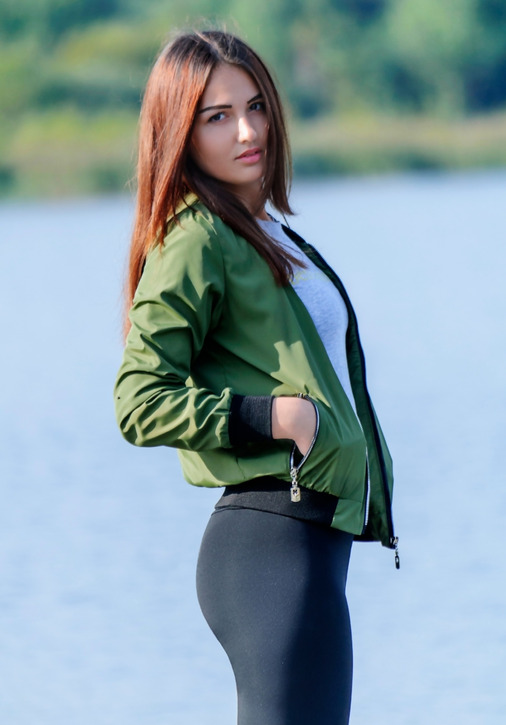 Голая женщина в интимных селфи с сексуальной грудью – фото 1