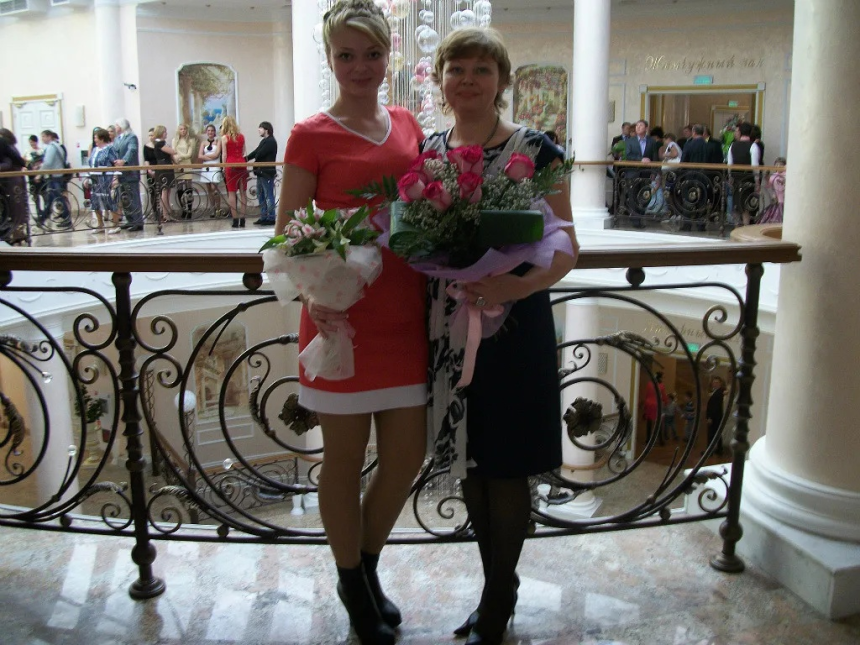 Красивая блондинка демонстрирует свое великолепное молодое тело – фото 7