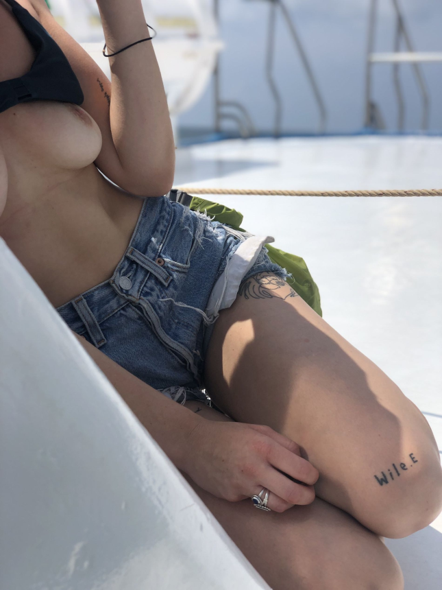 Частное эро красотки с мокрой киской – фото 8