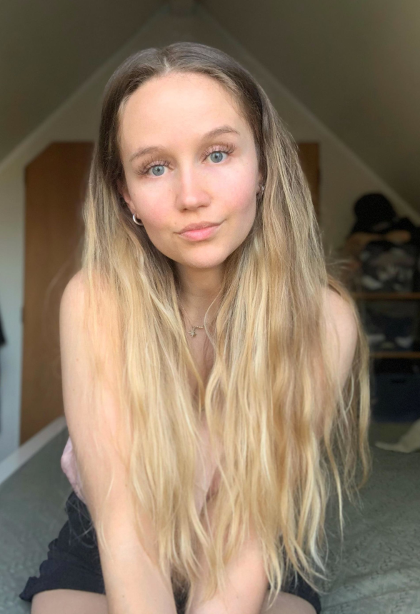 Любительская эротика красотки с развратной киской – фото 16