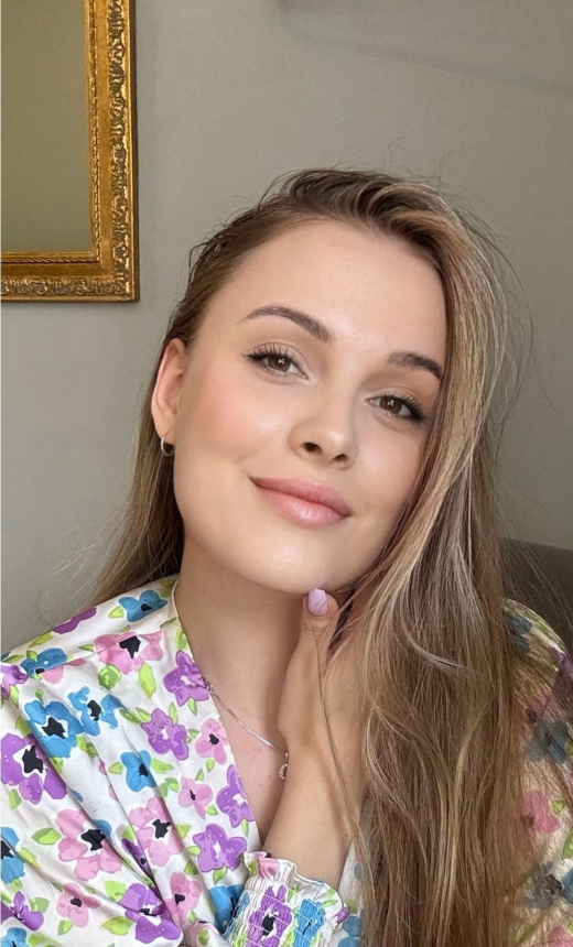 Фото Эротические селфи горячей девочки с шикарной грудью