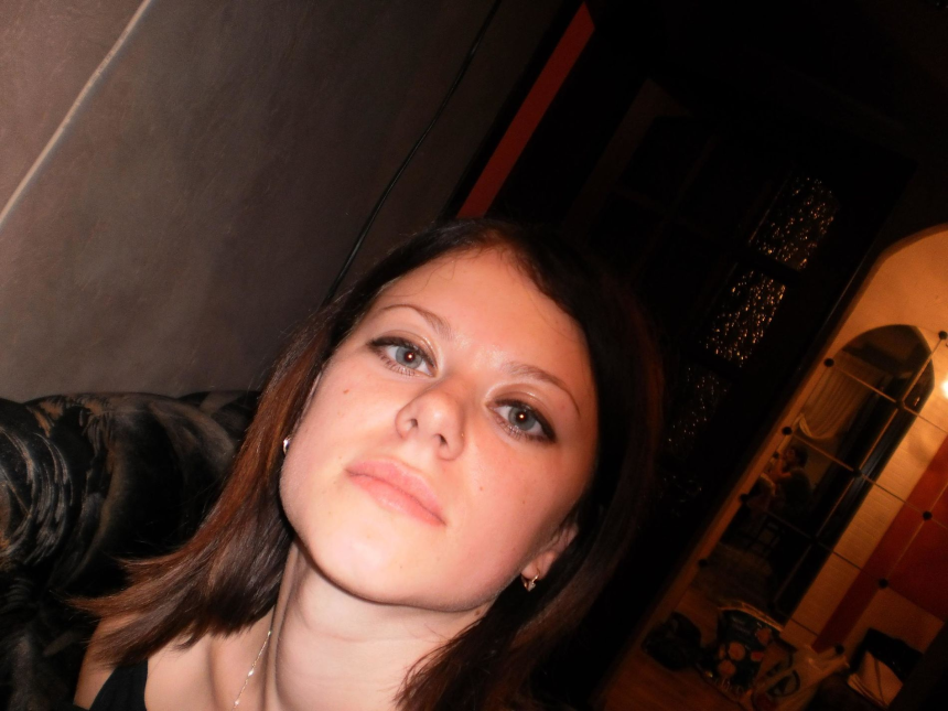 Красивая девушка любит делать минет своему парню – фото 1