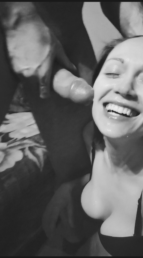 Милашка полакомилась большим членом парня – фото 2