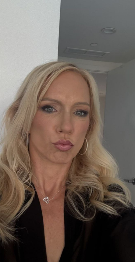 Фото Приватное порно фото секси милфы с пылкой киской