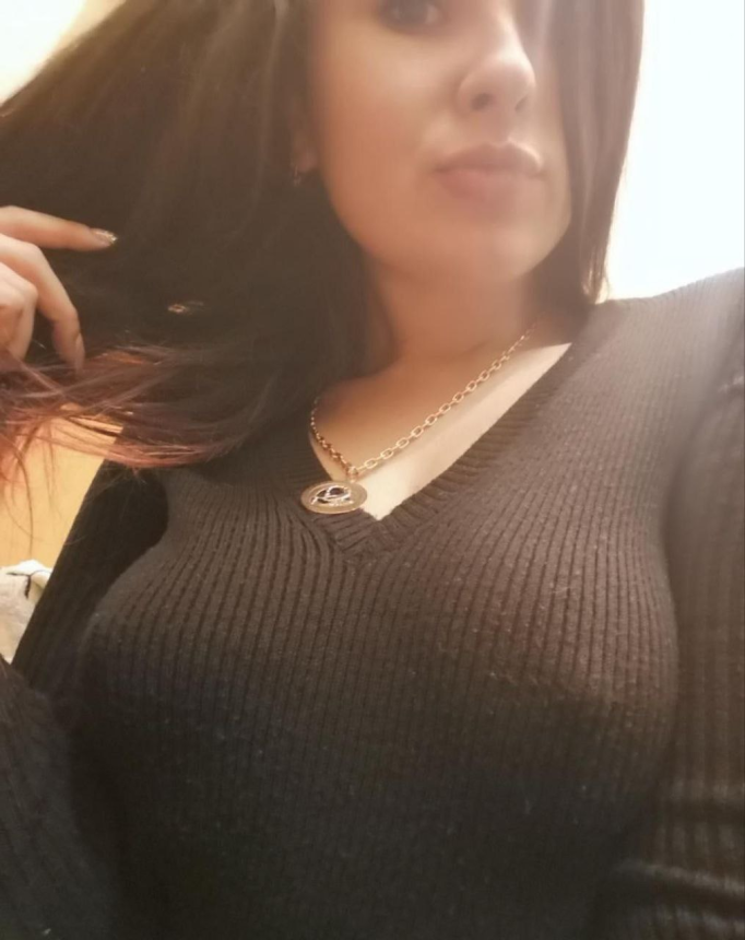 Erotic shots of naughty girl with hot breasts for free – photo 2