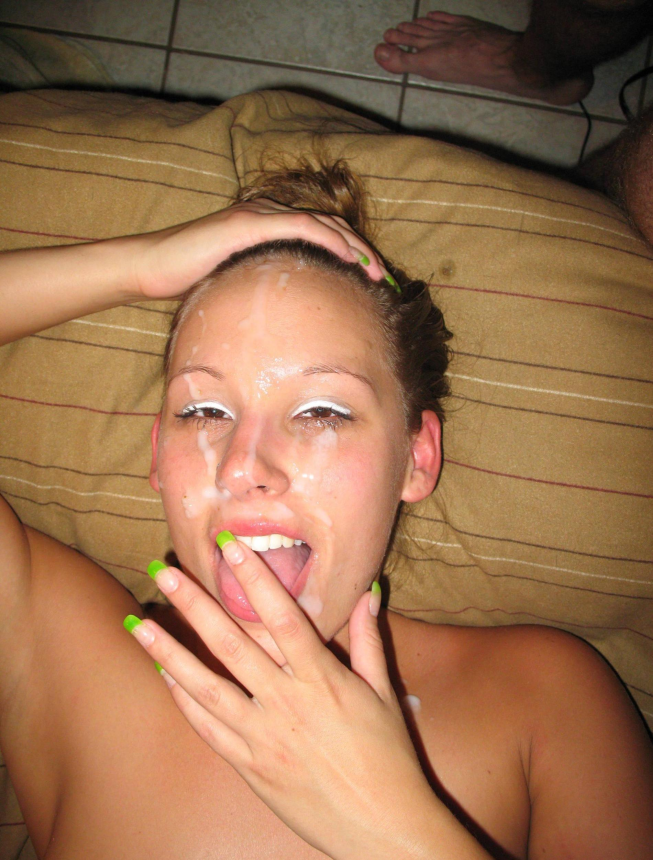 Домашние порно фото озорной симпатичной женщины в сперме – фото 9