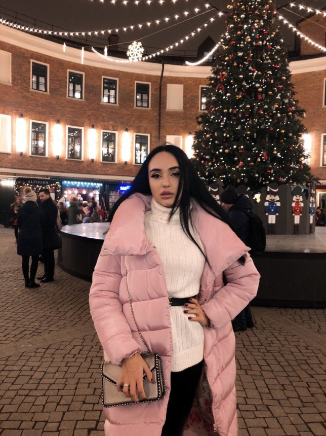 Фото порно шлюшки которая любит дрочить ногами и делать минет – фото 2