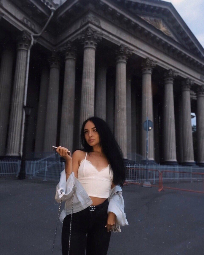 Фото порно шлюшки которая любит дрочить ногами и делать минет – фото 7