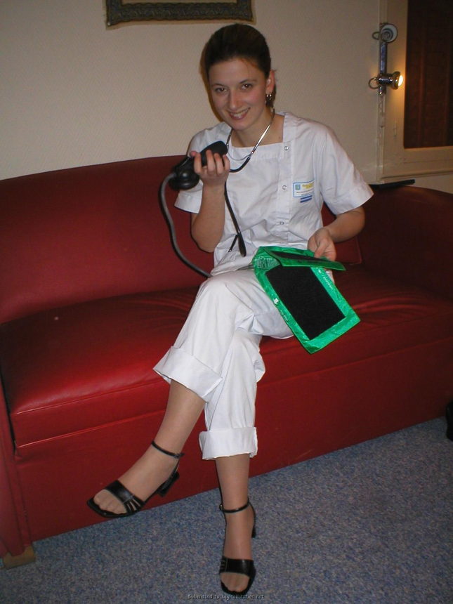 Игривая красотка милфа трахает себя страпоном – фото 18