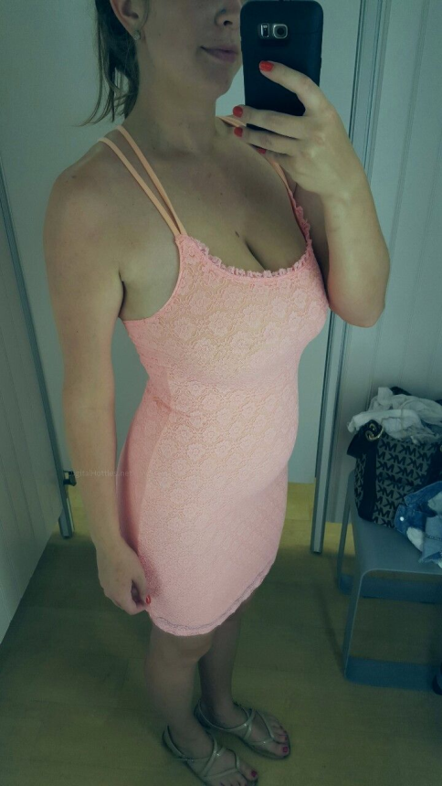 Шикарная грудь молодой девки на селфи – фото 9