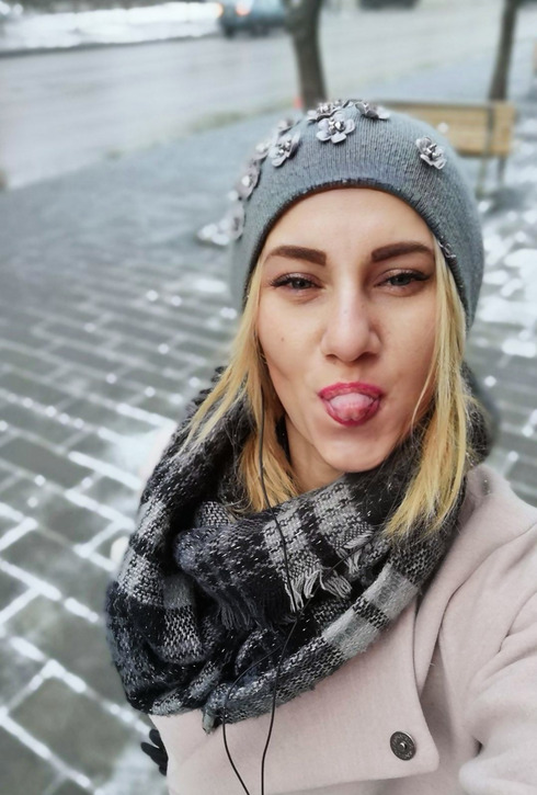 Привлекательная дама, которая наслаждается сексом на порно фотографиях – фото 20