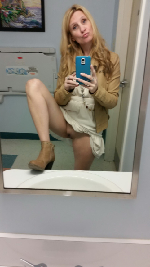 Интимные фото сексуальной зрелой женщины – фото 12