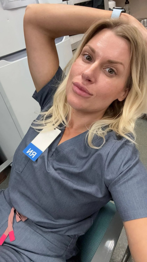 Голая блондинка: домашние фото взрослой женщины – фото 3