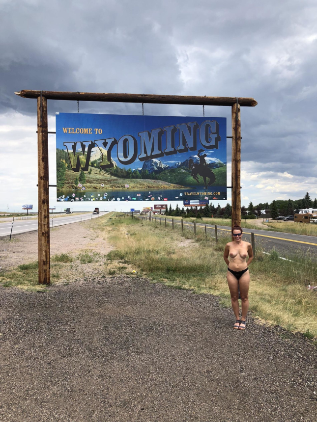 Мужчина фотографирует свою жену без одежды - откровенные снимки из их интимной жизни – фото 81