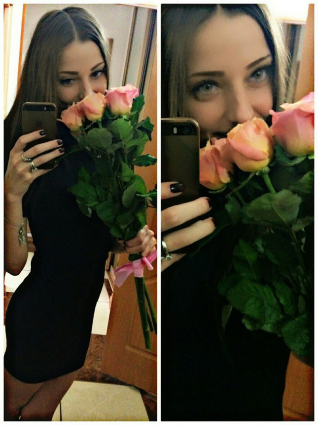 Интимное фото с обнаженной девушкой, показывающей свои груди – фото 4